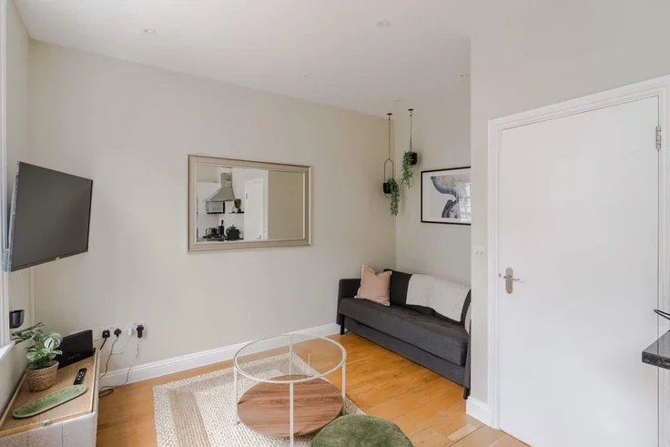 Flat Great Titchfield Street in City of Westminster