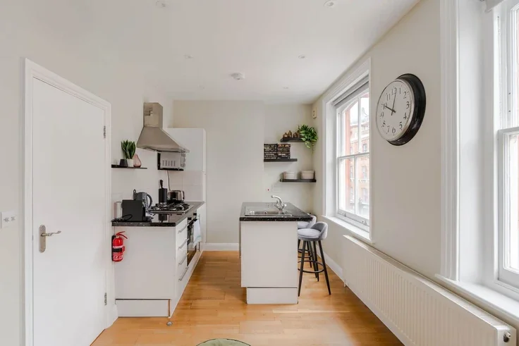 Flat Great Titchfield Street in City of Westminster