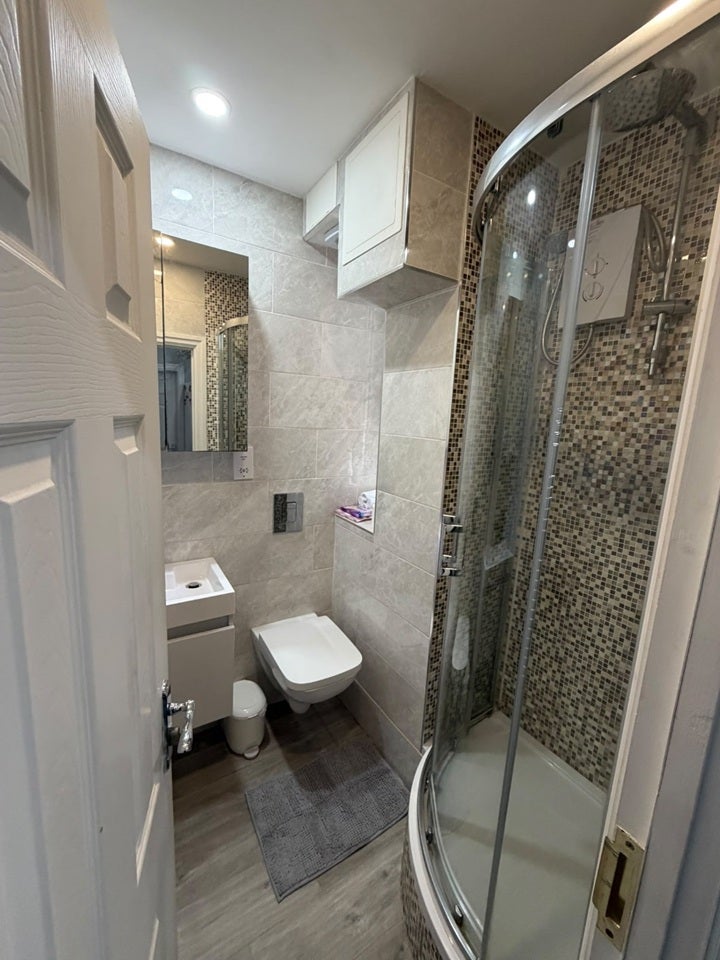 Flat Pardoner Street in Greater London