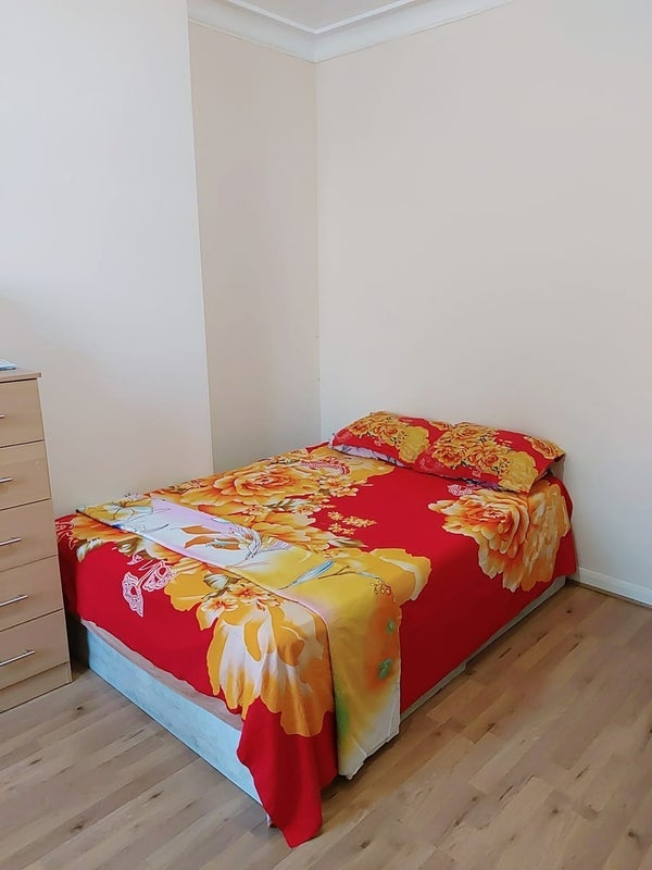 Room Leigh Road in Greater London