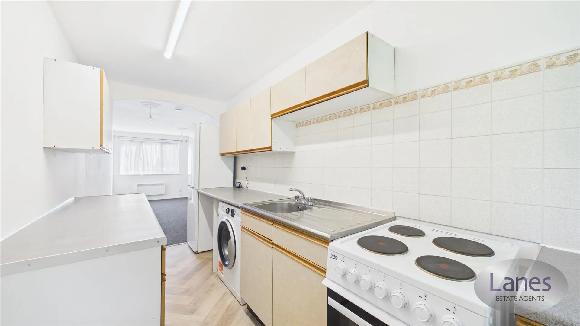 Flat Mandeville Road in Greater London