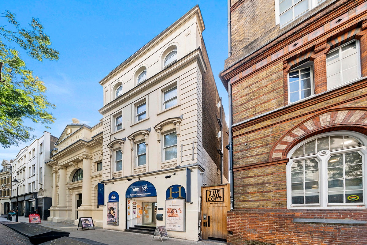 Flat Drury Lane in Greater London