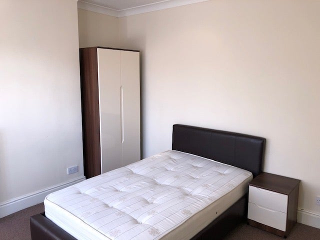 Room Winchester Avenue in Leicester