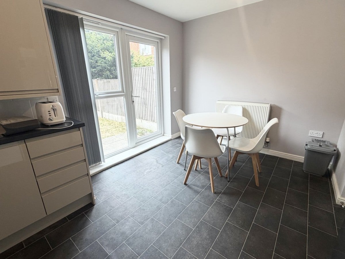 House Denewell Avenue in Manchester