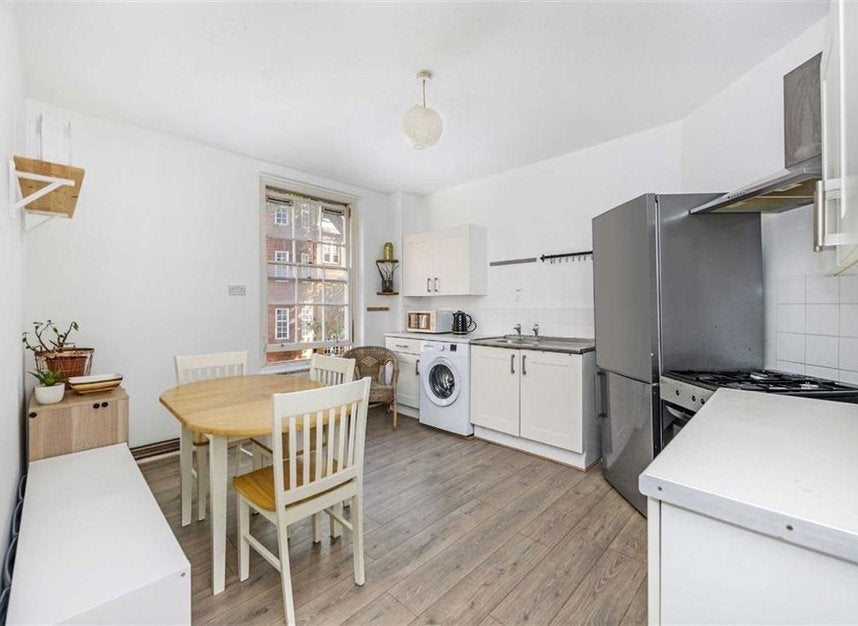 Flat Navarre Street in Greater London