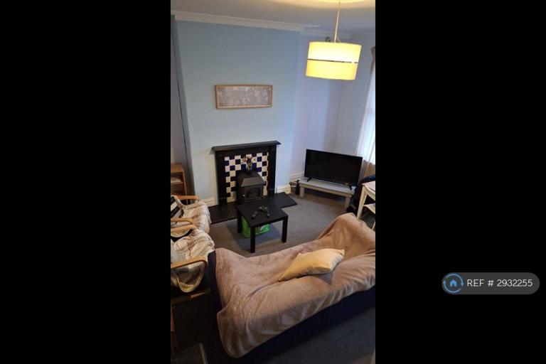 Room Lumley Avenue in Leeds
