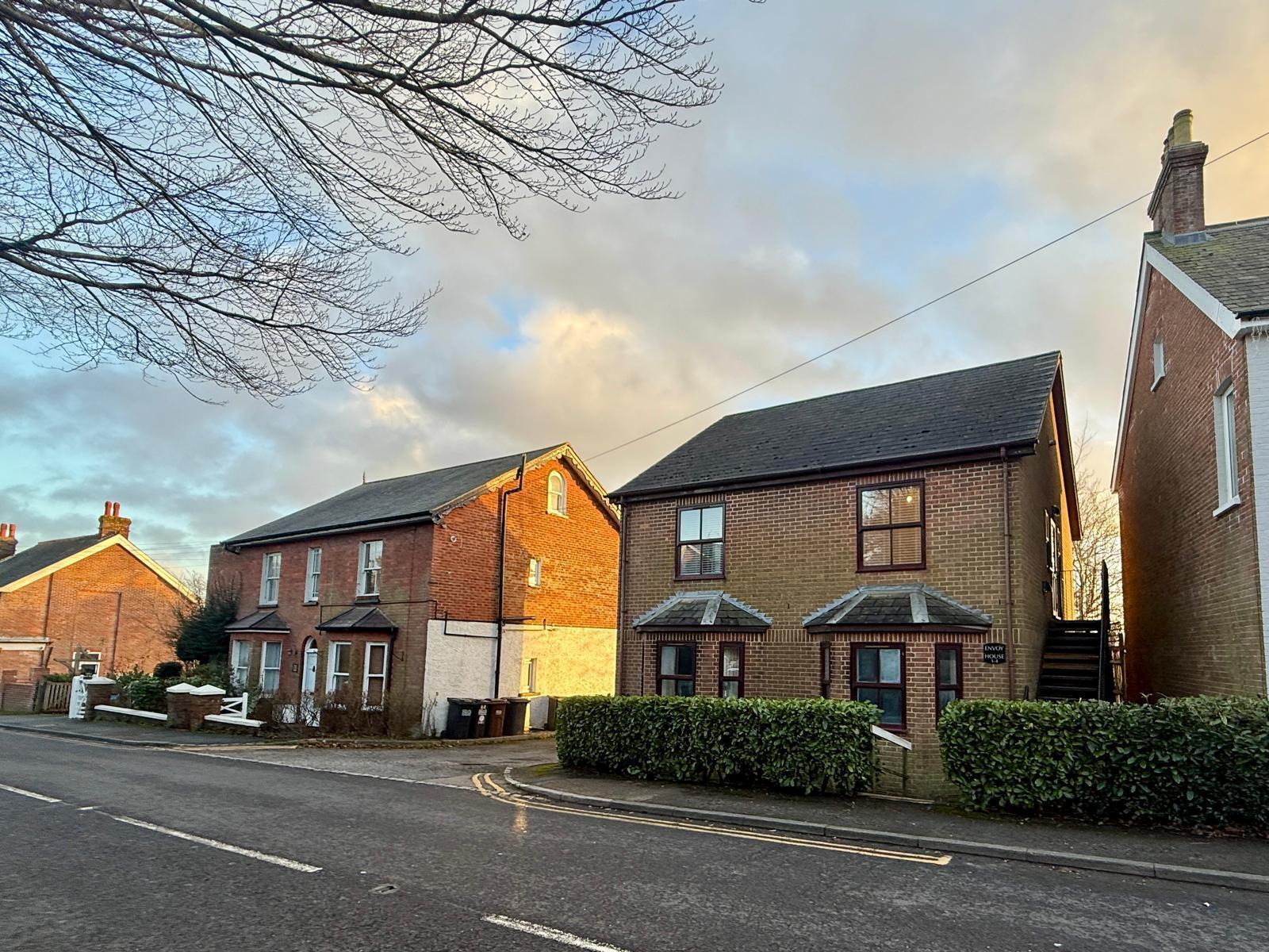 Flat High Street in Wealden