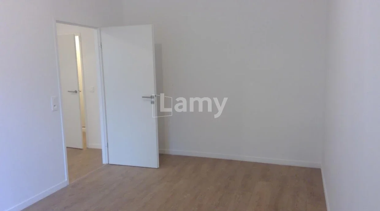Flat Rue des Coudes Cornettes in Romainville