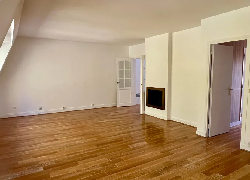 Flat Rue Jacques Boyceau in Versailles