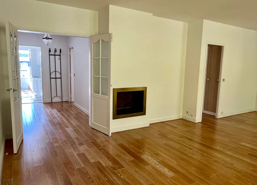 Flat Rue Jacques Boyceau in Versailles