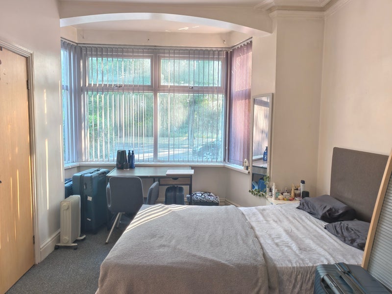 Room Birch Hall Lane in Manchester