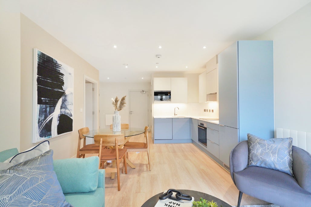 Flat Randalls Way in Mole Valley