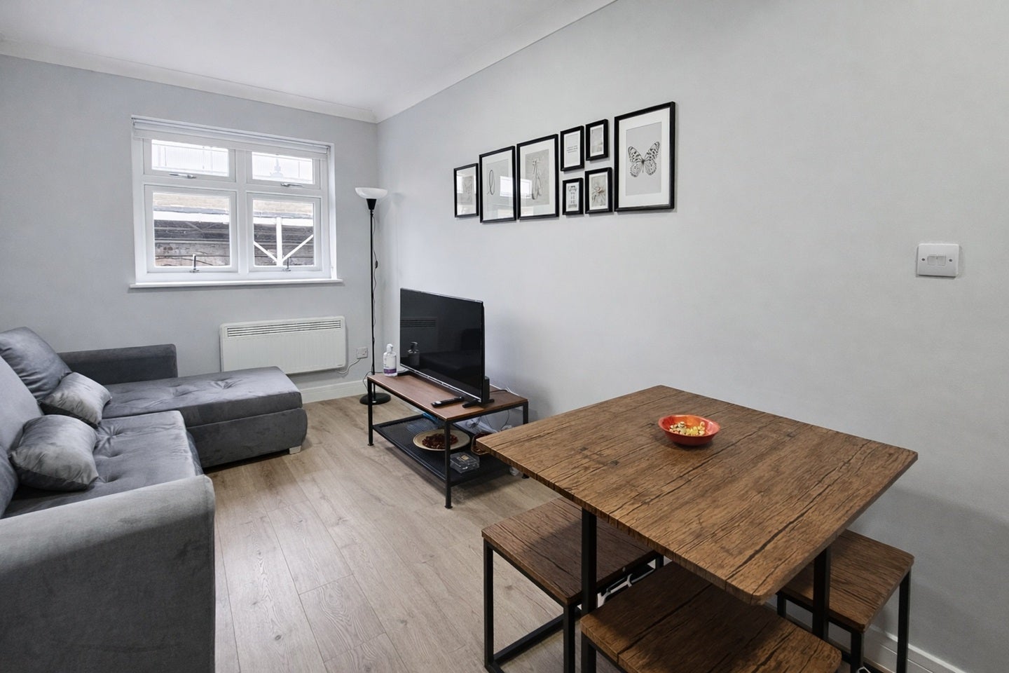 Flat Frithville Gardens in Greater London