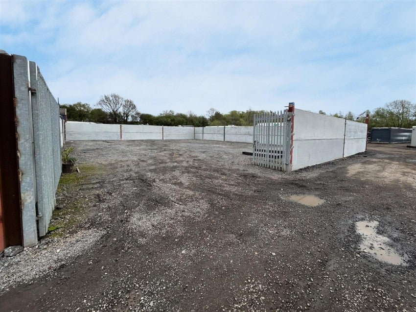 Flat Selby Road in Camblesforth