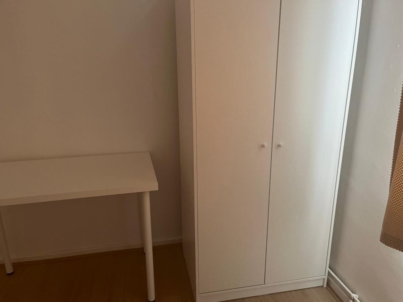 Room Gill Avenue in Greater London