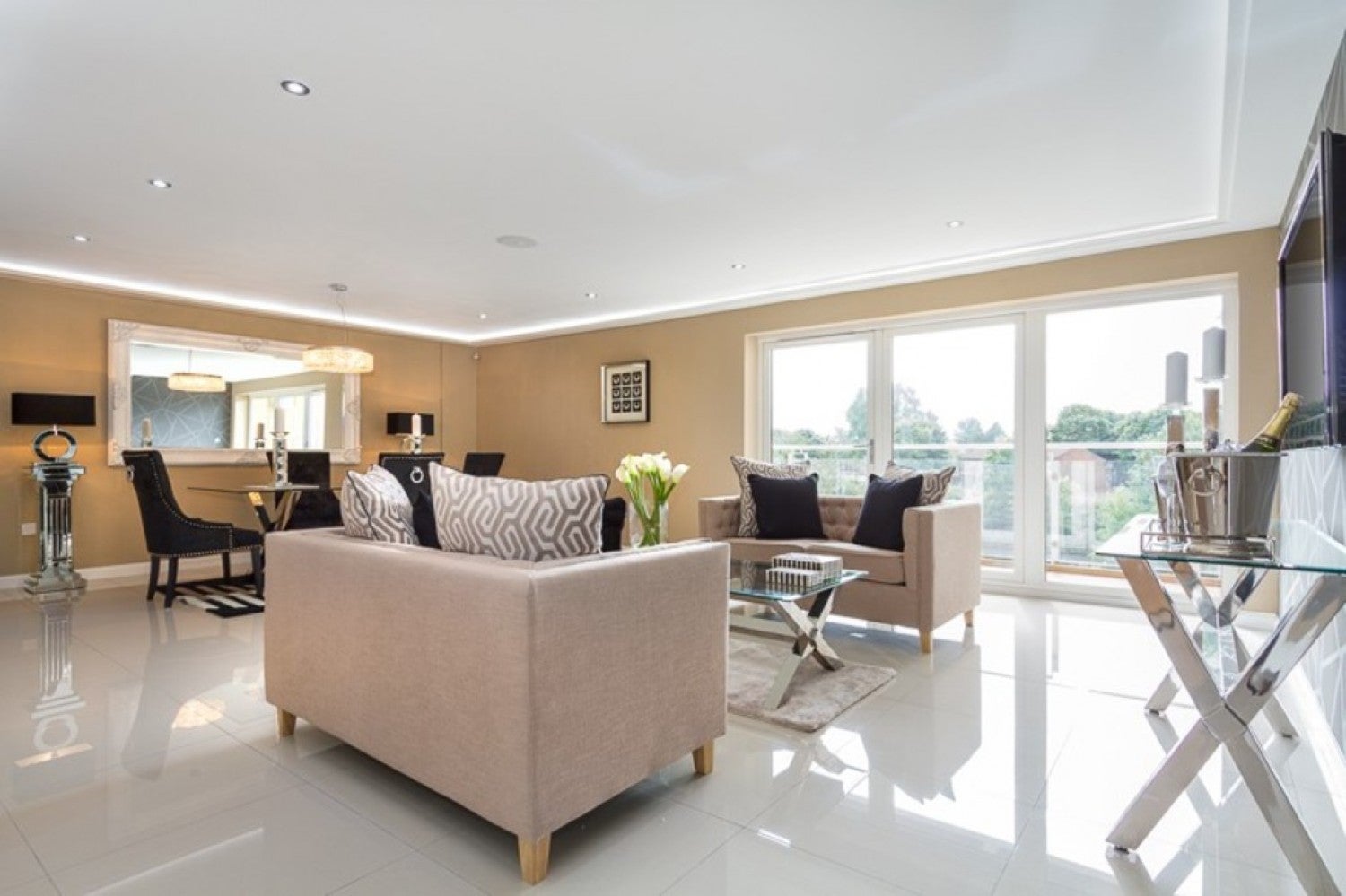 Flat Chandlery Way in Cardiff