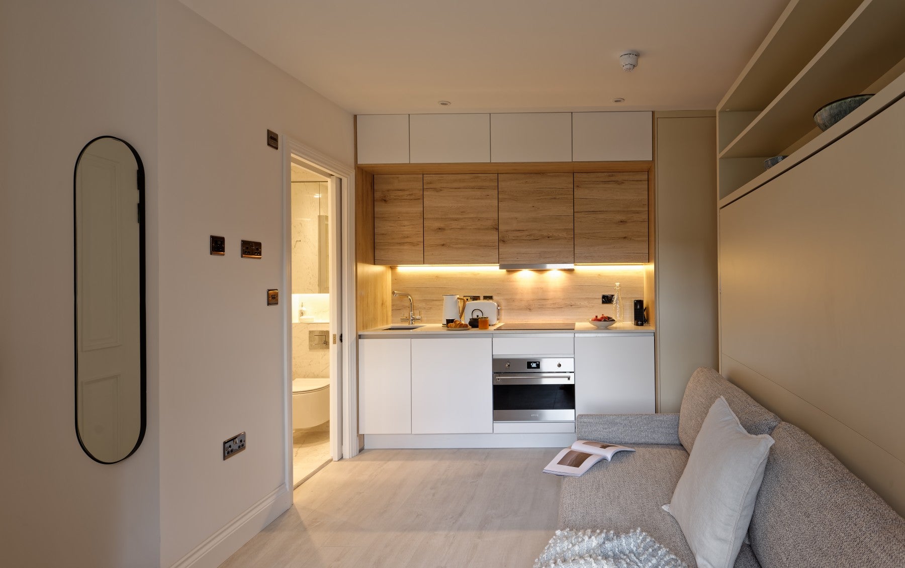 Flat Linden Gardens in Greater London
