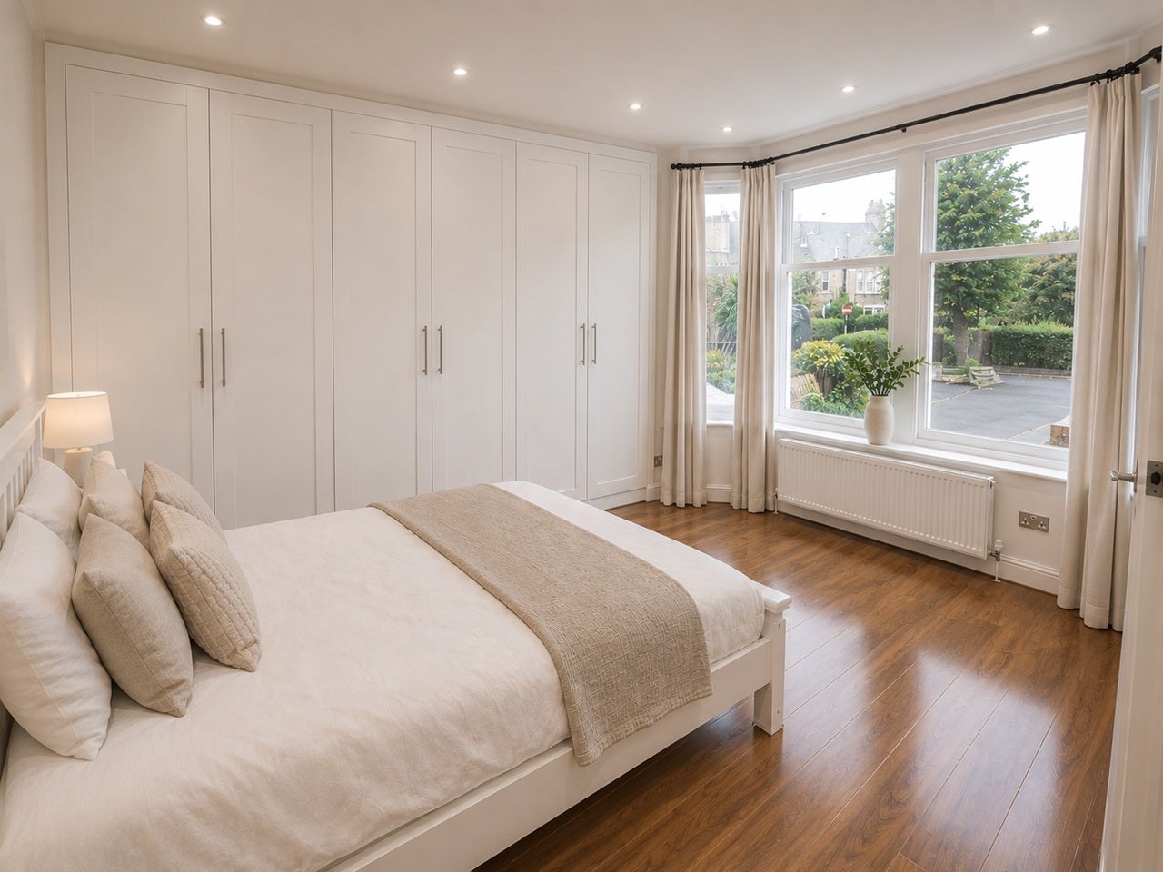 Flat Adelaide Avenue in Greater London