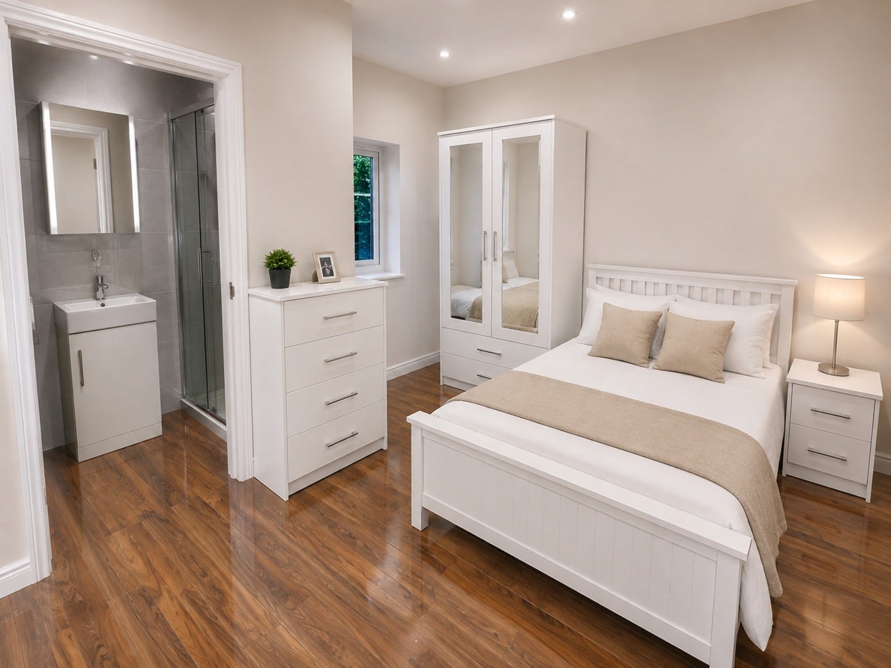 Flat Adelaide Avenue in Greater London