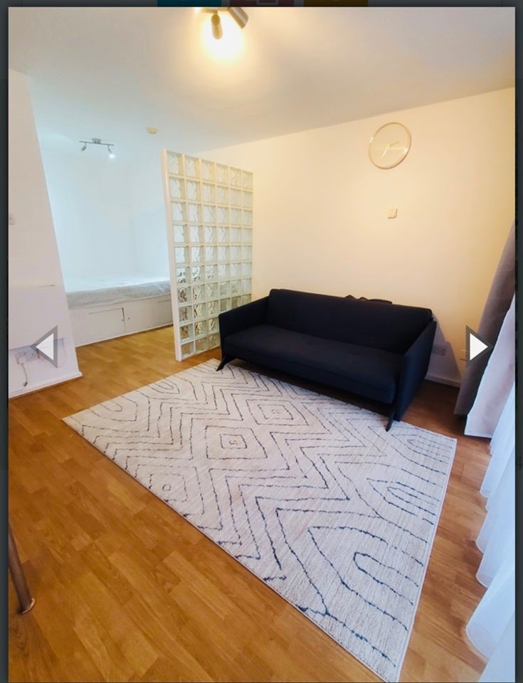 Flat Clipstone Street in City of Westminster