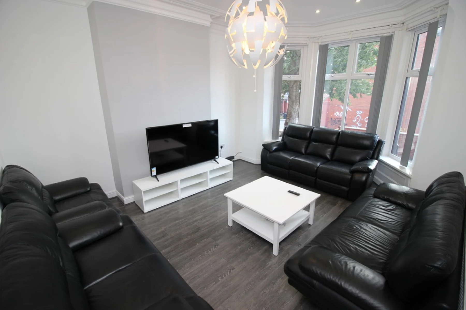 Room Chestnut Street in Leeds
