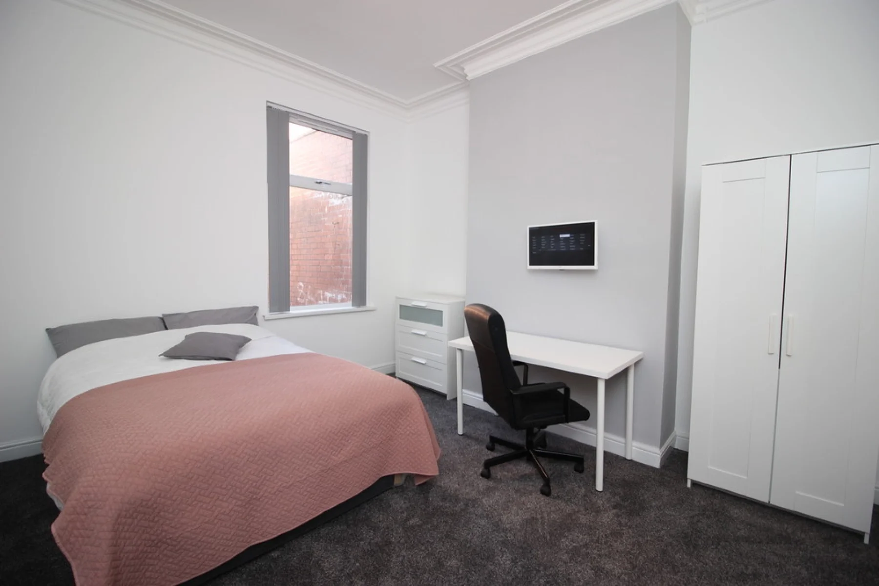 Room Chestnut Street in Leeds