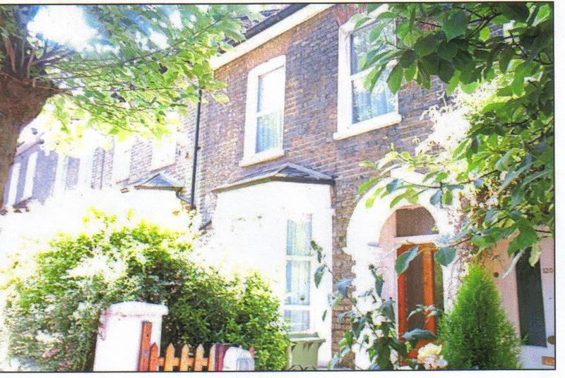 Room Buchan Road in Greater London