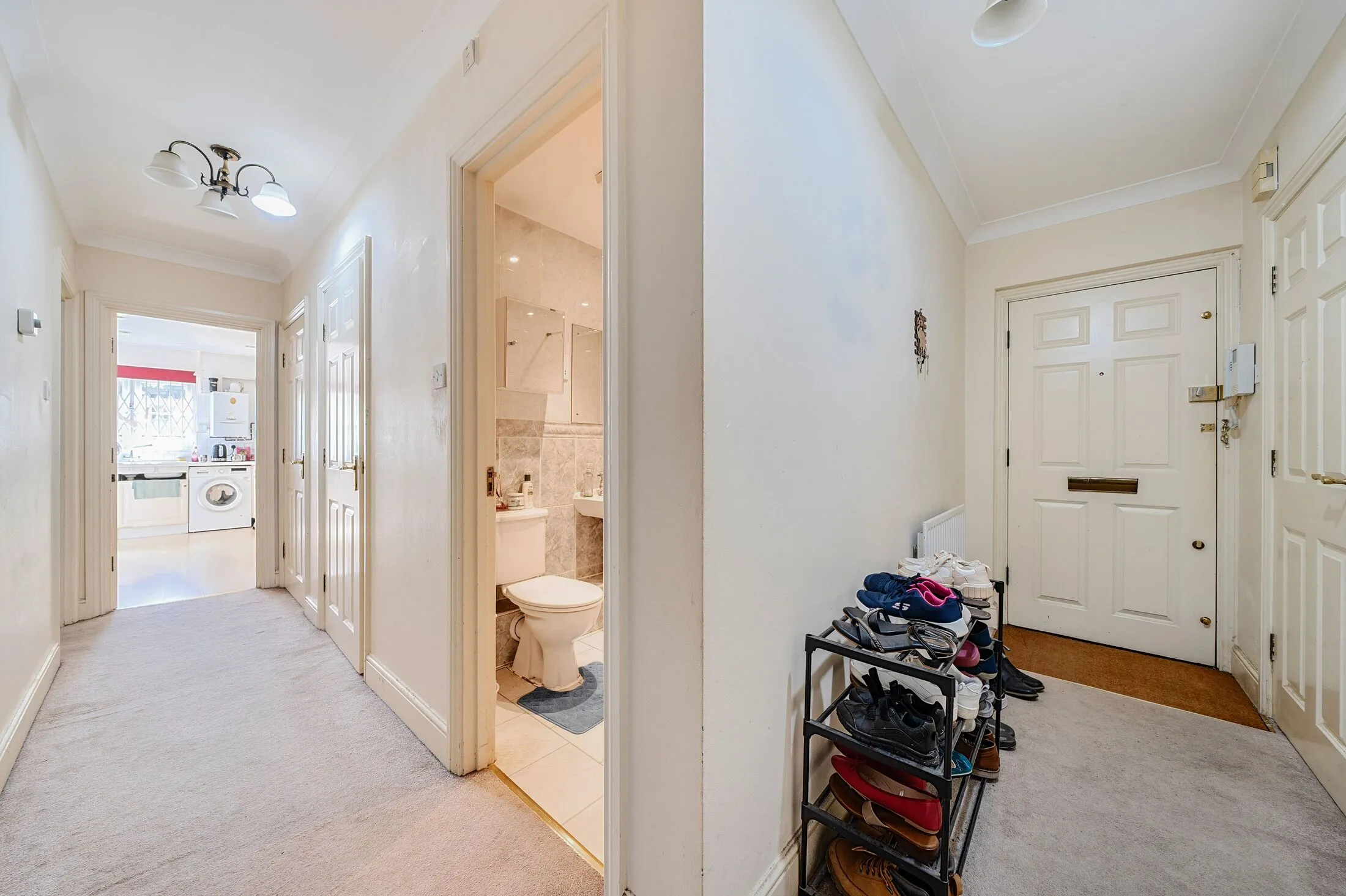 Flat Whitchurch Lane in Greater London