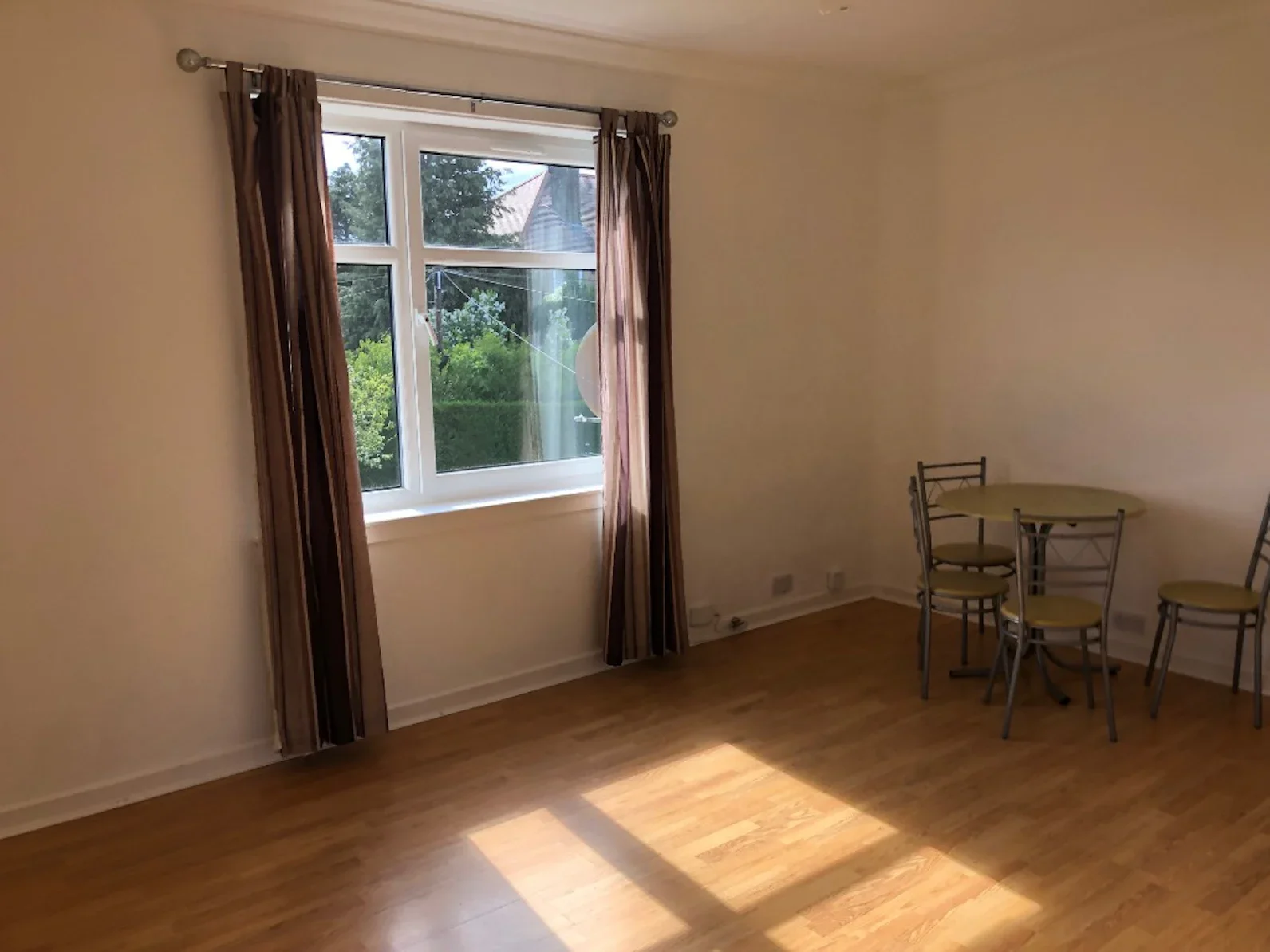 House Broomfield Crescent in City of Edinburgh