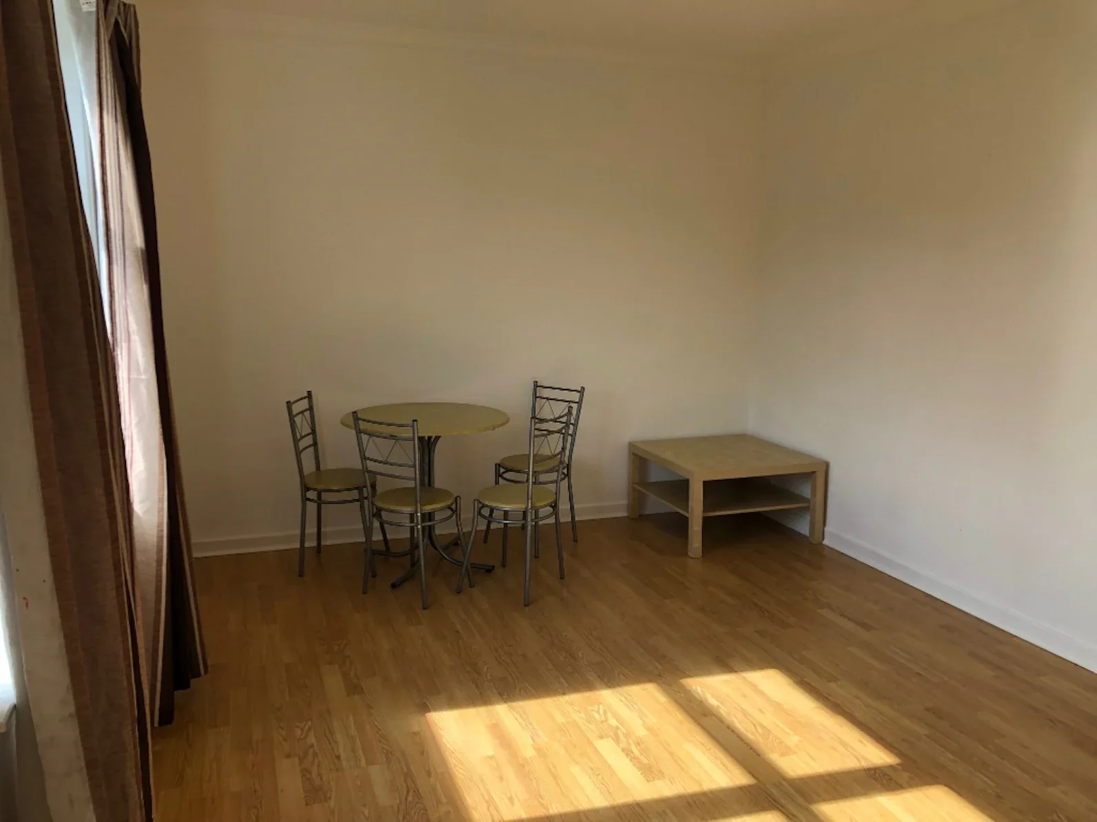House Broomfield Crescent in City of Edinburgh