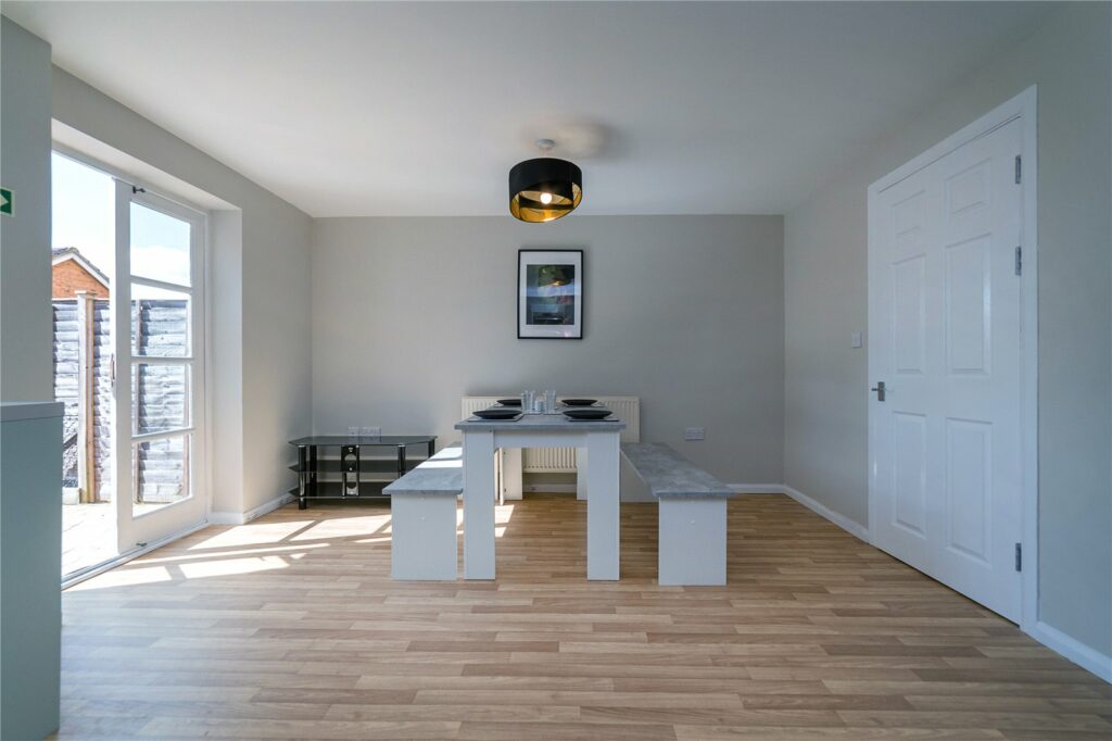 Room Otter Close in Rushmoor