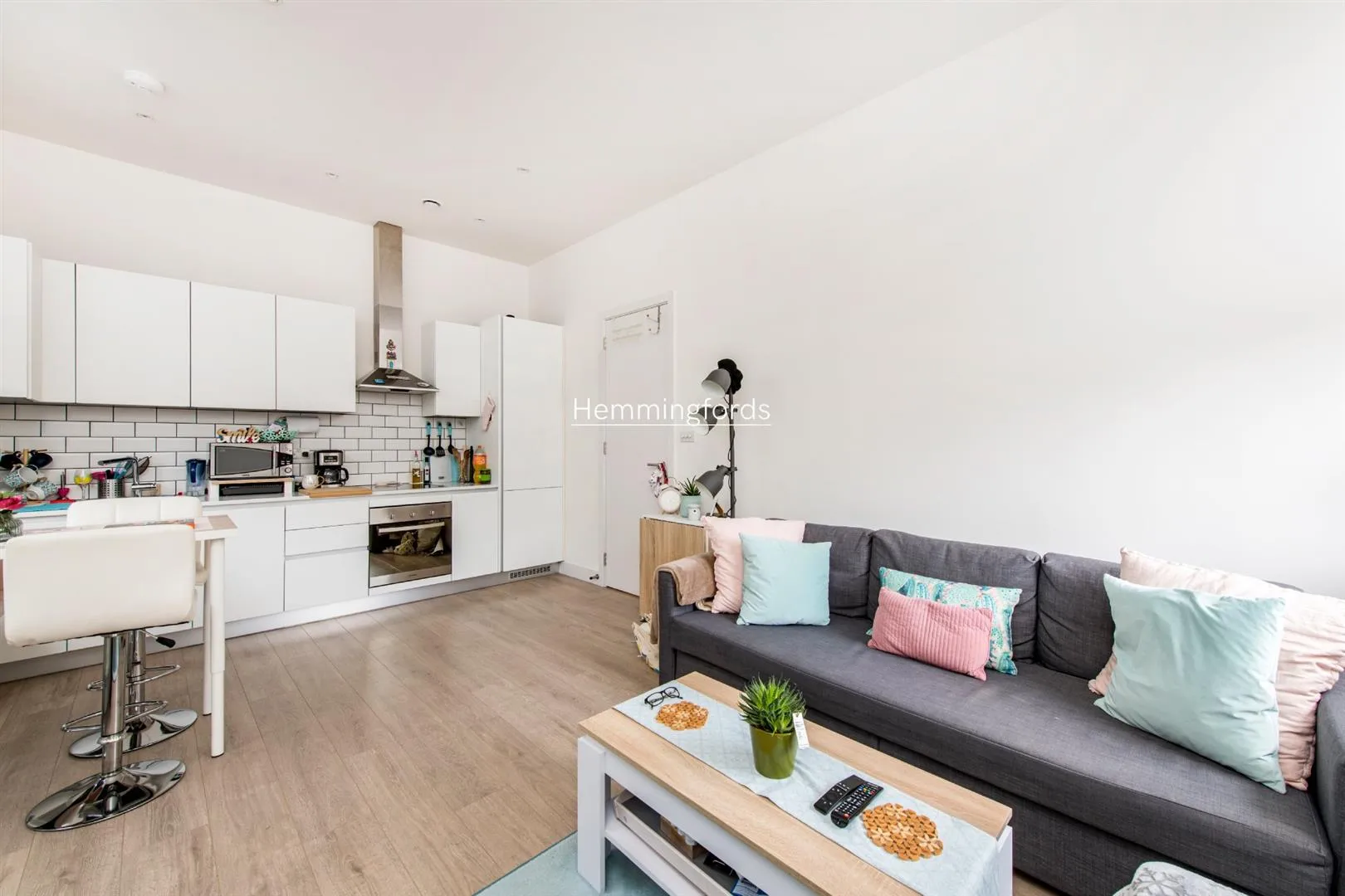 Flat Clarendon Road in Greater London