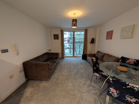 Flat Hornbeam Way in Manchester