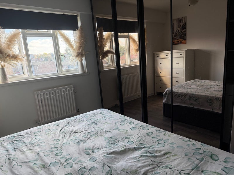 Room Lowth Road in Greater London