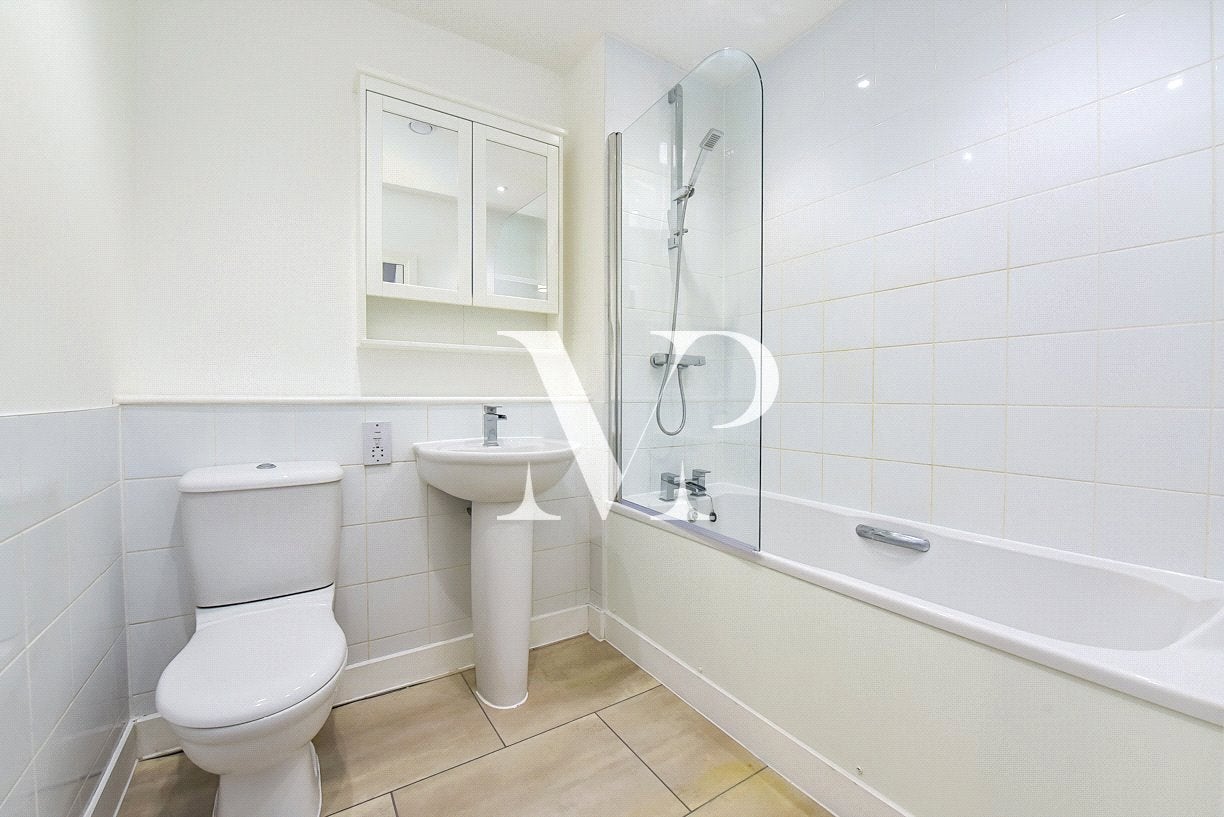 Flat Peartree Way in Greater London