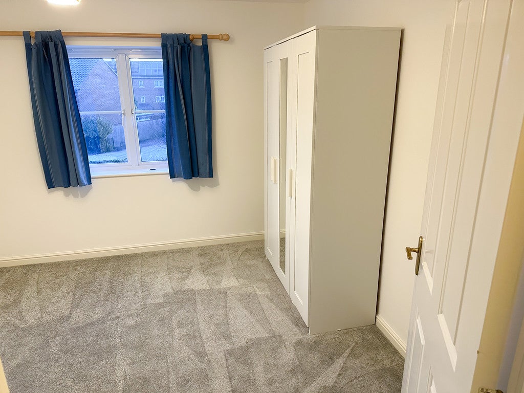 Flat King's Avenue in Ely