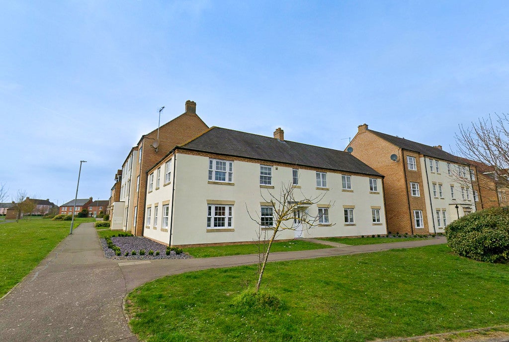 Flat King's Avenue in Ely