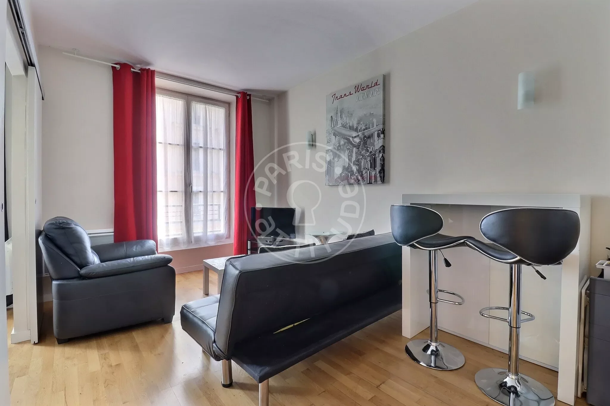 Flat Rue Alexandre Parodi in Paris