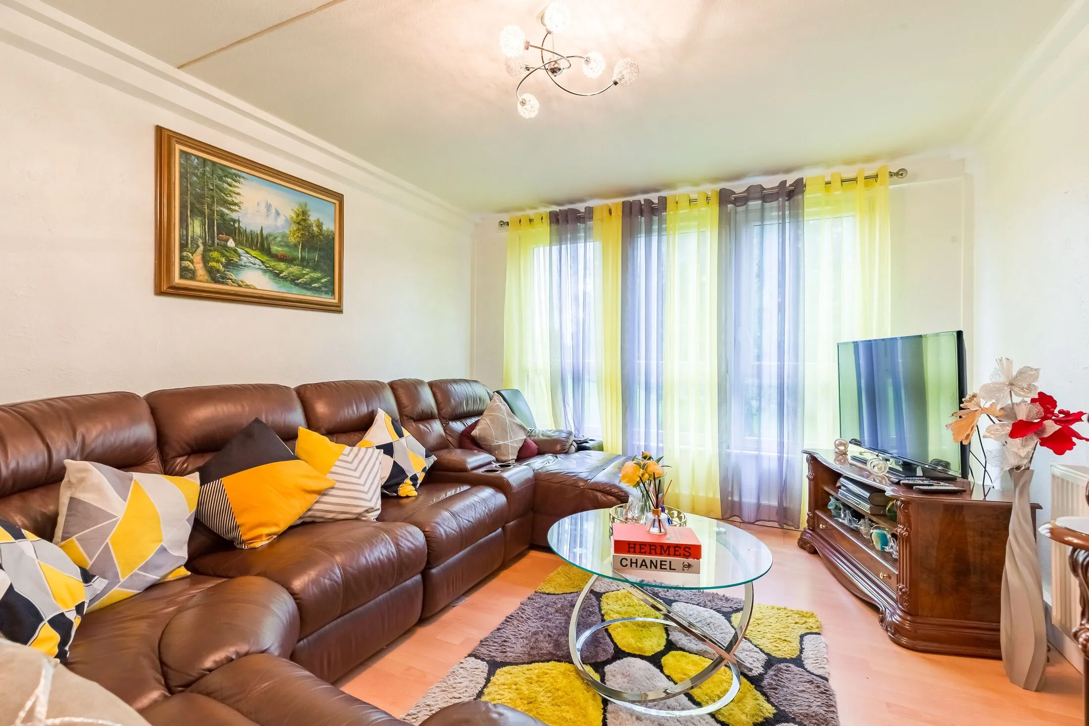 Flat Bentham Road in Greater London