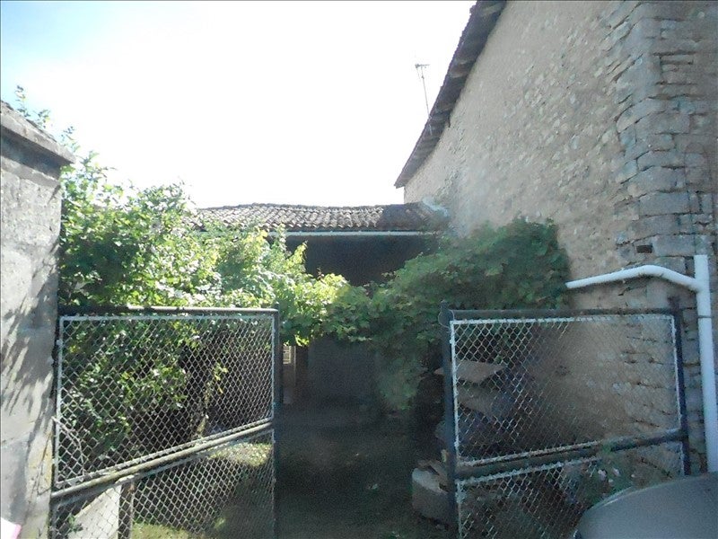 House D 329 in Pamproux