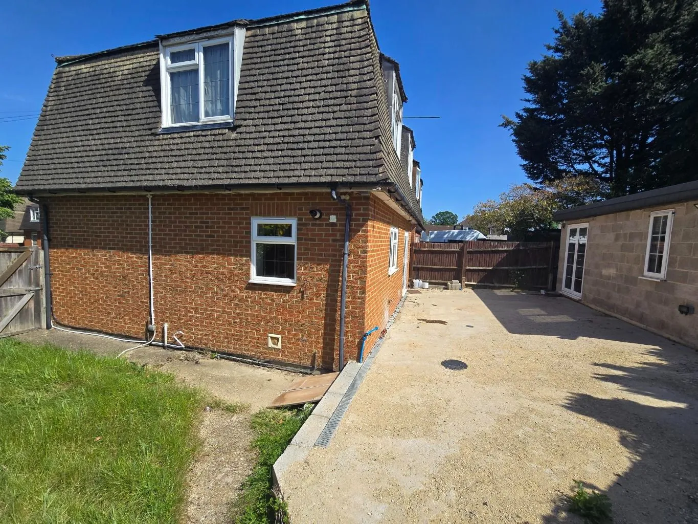 House Prestwick Road in Three Rivers