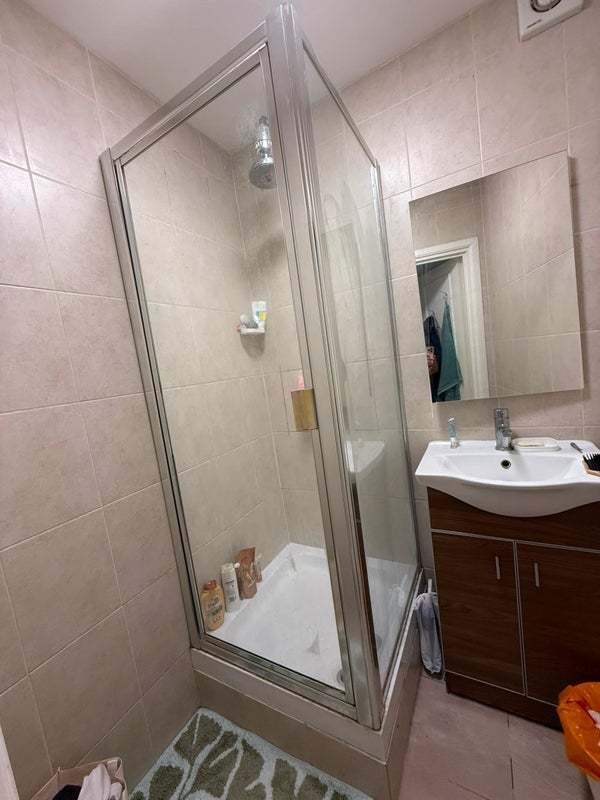 Room Primrose Hill Road in Greater London