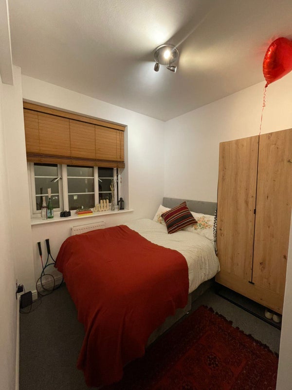 Room Primrose Hill Road in Greater London