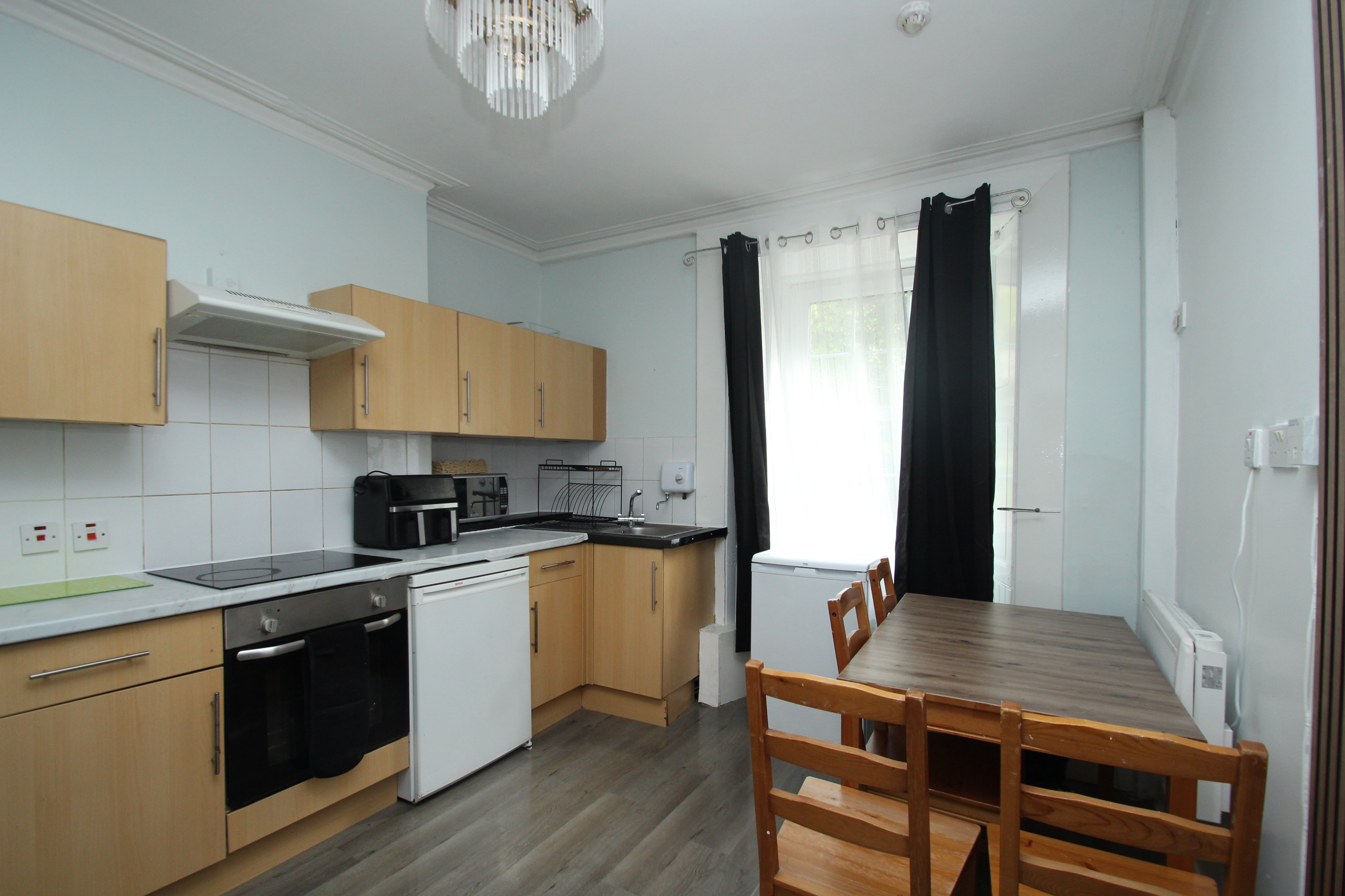 Flat Oakfield Avenue in Glasgow
