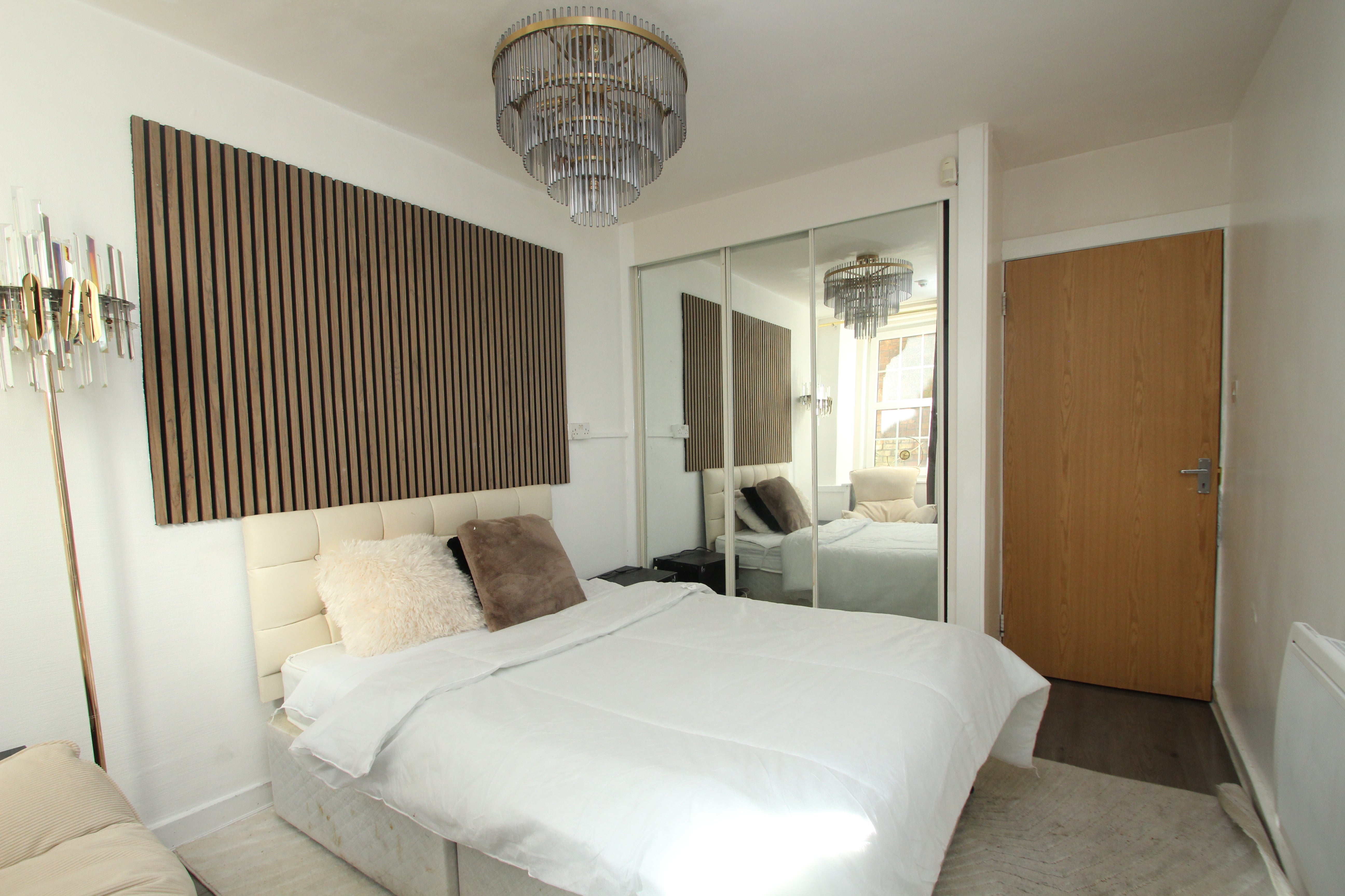 Flat Oakfield Avenue in Glasgow