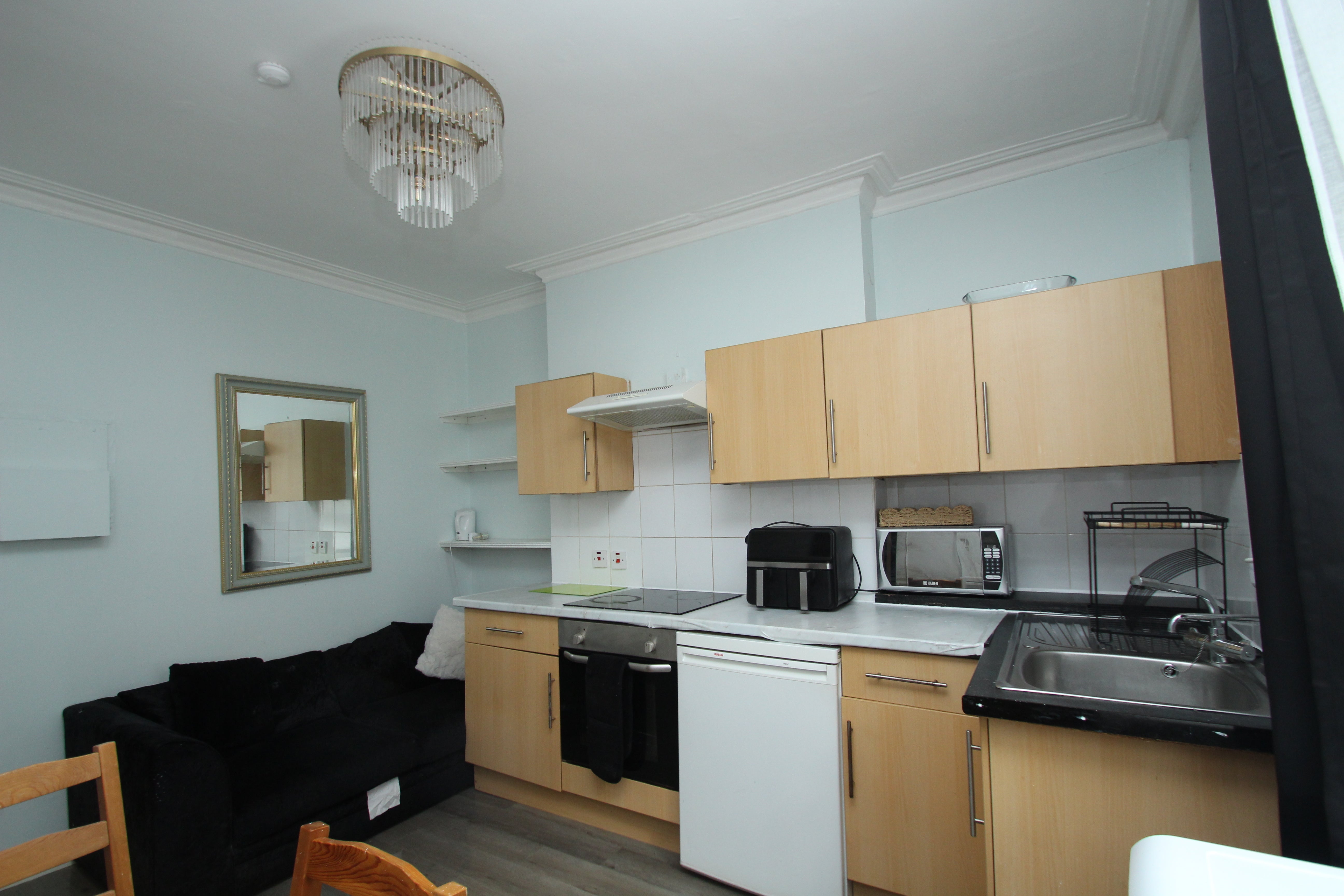 Flat Oakfield Avenue in Glasgow