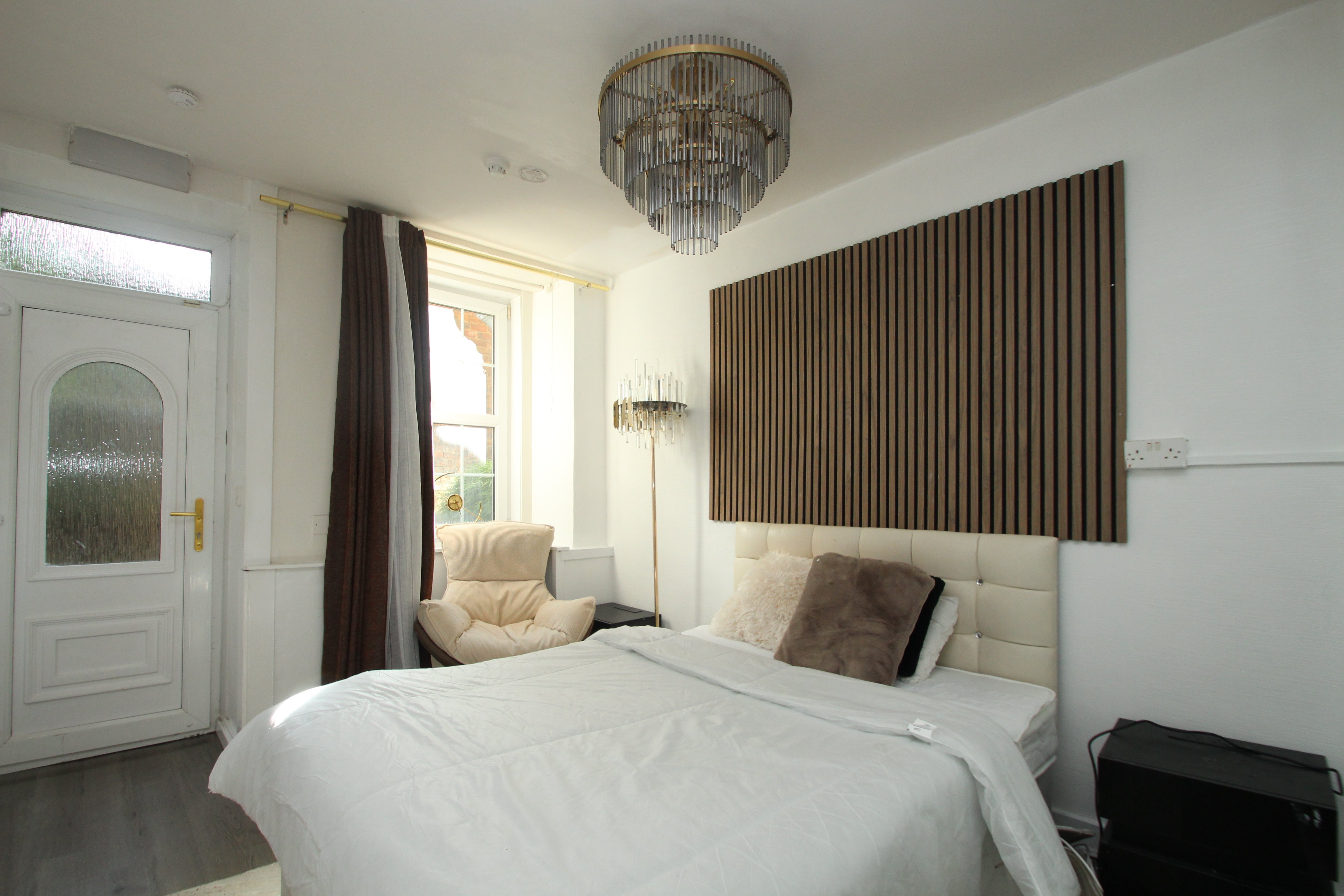 Flat Oakfield Avenue in Glasgow