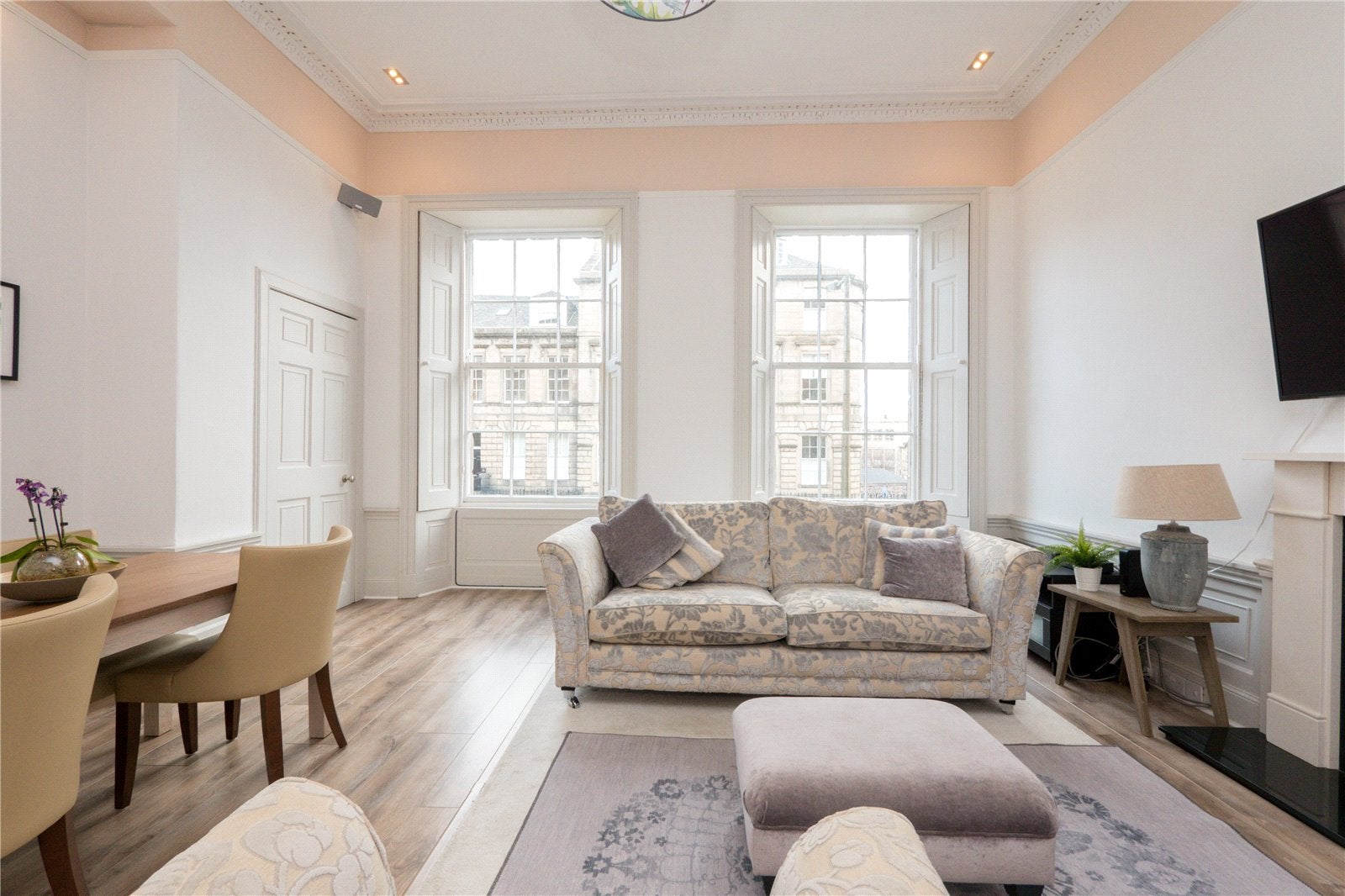Flat Broughton Place in City of Edinburgh