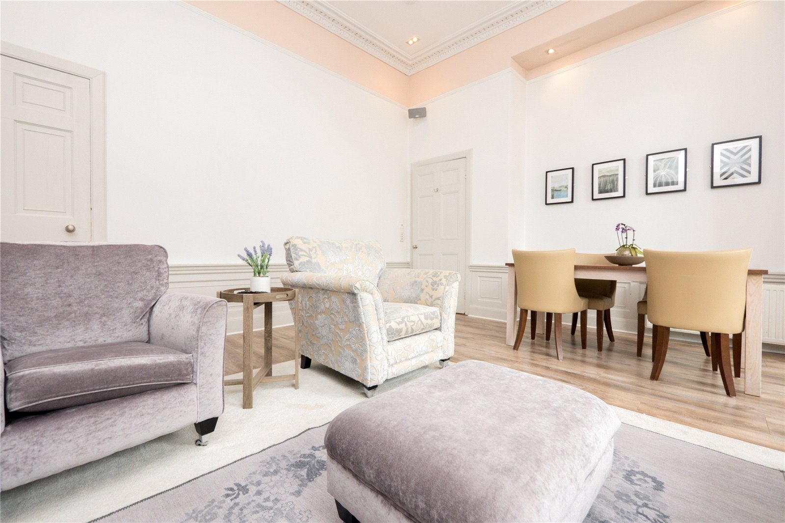 Flat Broughton Place in City of Edinburgh