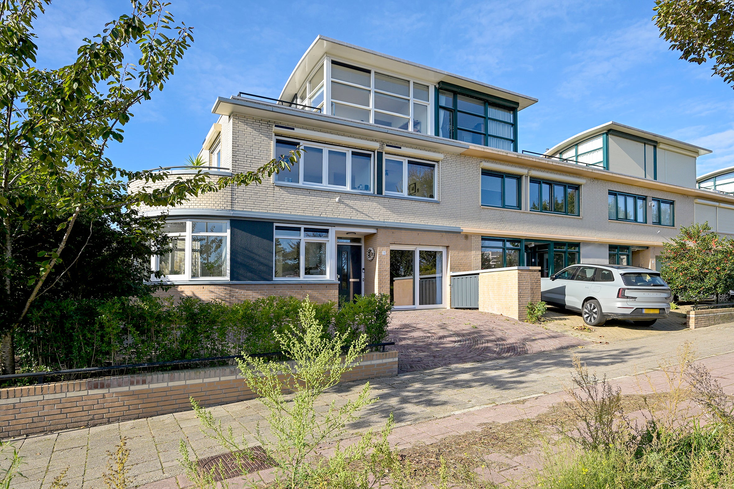 Hoekwoning te koop: Hoek van Hollandlaan 1, 'S-Gravenhage